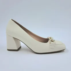 MOCASSINI FIBBIA METALLICA PANNA