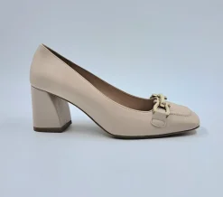 MOCASSINI FIBBIA METALLICA NUDE