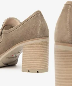 MOCASSINI IN CAMOSCIO CON APPLICAZIONE METALLICA