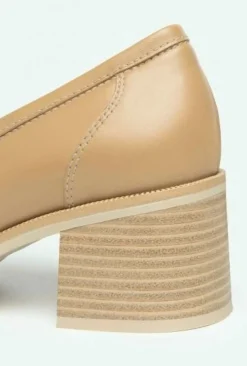 MOCASSINI IN PELLE CON FIBBIA GOLD