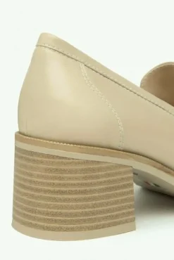 MOCASSINI IN PELLE CON FIBBIA