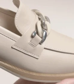 MOCASSINI LINO CON DECORAZIONE CATENA