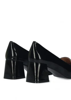 MOCASSINI VALENCIA IN PELLE LUCIDA NERA