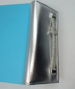 POCHETTE ARGENTO CON DETTAGLI STRASS