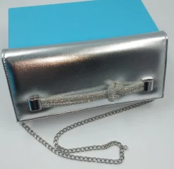 POCHETTE ARGENTO CON DETTAGLI STRASS