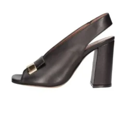 SANDALI CON APPLICAZIONE METALLICA NERO