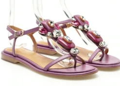 SANDALI IN PELLE CON APPLICAZIONE PIETRE LILLA