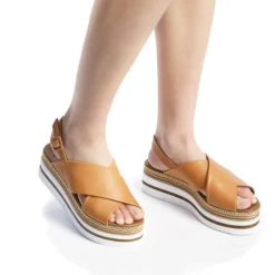 SANDALI PELLE MORBIDA CON DECORAZIONE MINI CATENA