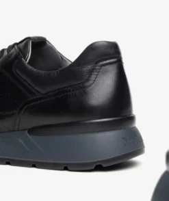 SNEAKERS PELLE MORBIDA NERA