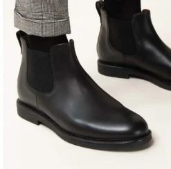 STIVALETTI MODELLO CHELSEA NERO