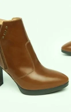 TRONCHETTI IN PELLE AFFUSOLATI CUOIO